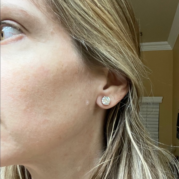 4tcw 14k Gold/White Gold Stud Earrings -Screw Back - Picture 8 of 11